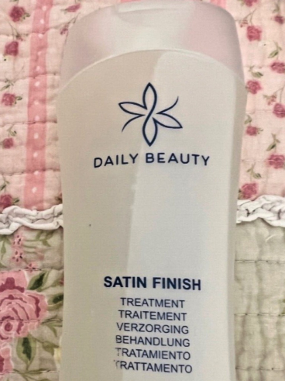 Daily Beauty Satin Finish Treatment Hair Repair Reduce Frizz/Flyaways 13.5oz NEW
